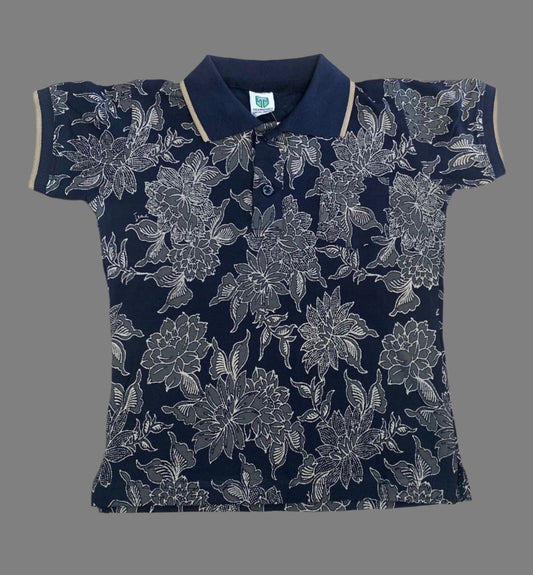 BOY'S COLLAR T-SHIRT.